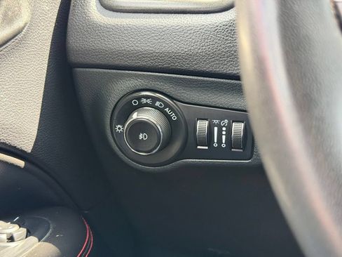 Used 2021 Jeep Compass Trailhawk w/ Trailer Tow Group AWD/4WD image 17