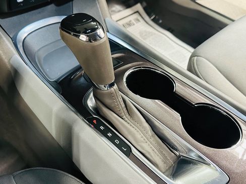 Used 2020 Chevrolet Malibu LT image 14