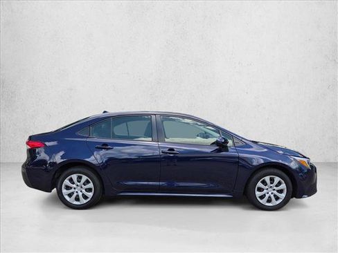 Used 2023 Toyota Corolla LE FWD image 4