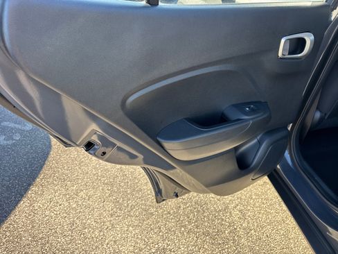 Certified 2024 Hyundai Venue SEL image 21