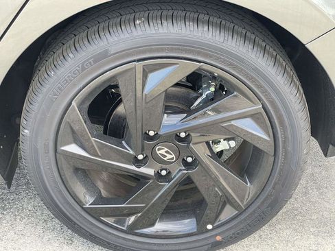 New 2026 Hyundai Elantra SEL Sport FWD image 8