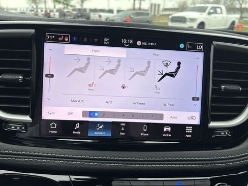 New 2026 Chrysler Pacifica Select image 4