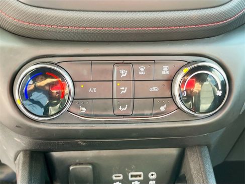 Used 2023 Chevrolet TrailBlazer RS image 15