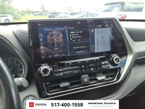 Used 2021 Toyota Highlander Platinum AWD/4WD image 22