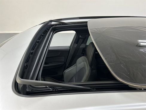 Used 2020 Volvo XC60 T8 R-Design w/ Protection Package Premier image 19