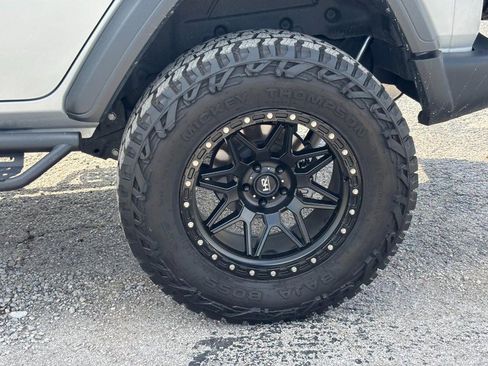 Used 2024 Jeep Wrangler Unlimited Sport AWD/4WD image 12