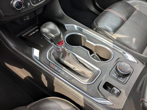 Used 2022 Chevrolet Traverse RS image 13