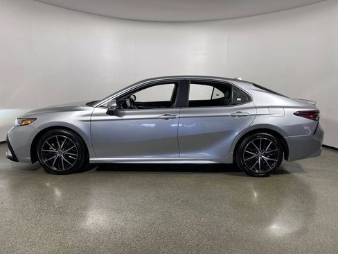 Certified 2024 Toyota Camry SE w/ Convenience Package image 7