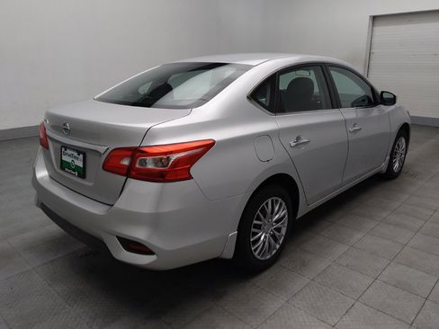 Used 2016 Nissan Sentra S image 9
