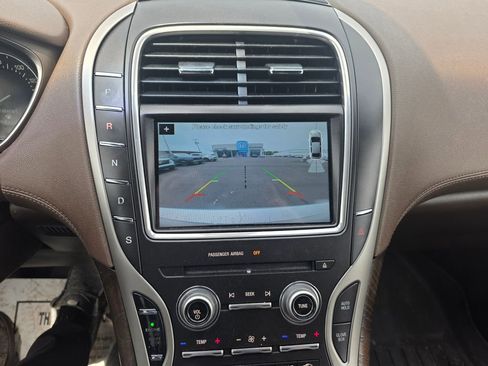 Used 2016 Lincoln MKX Reserve w/ Climate Package AWD/4WD image 17