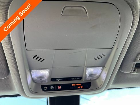 Used 2021 Chevrolet Equinox LT FWD image 25