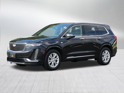 Used 2025 Cadillac XT6 Luxury FWD image 3