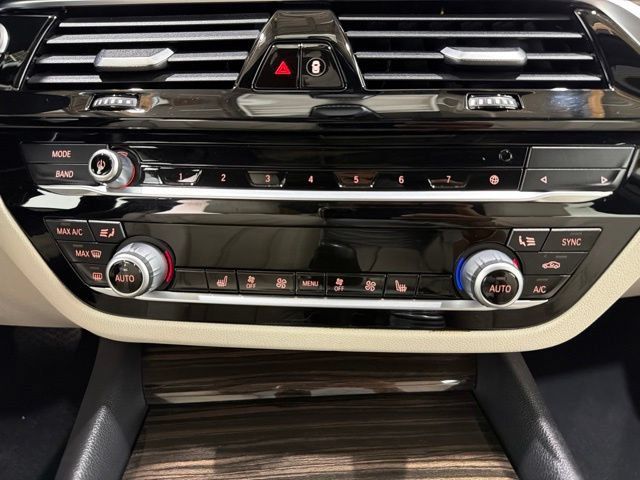 Used 2021 BMW 530i xDrive w/ Convenience Package AWD/4WD image 36