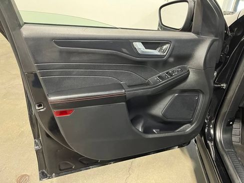 Used 2025 Ford Escape ST-Line Select AWD/4WD image 17