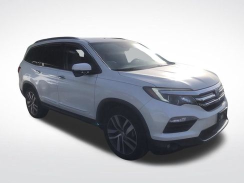 Used 2017 Honda Pilot Touring image 3