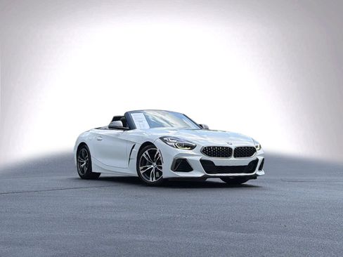 Used 2022 BMW Z4 M40i RWD image 2
