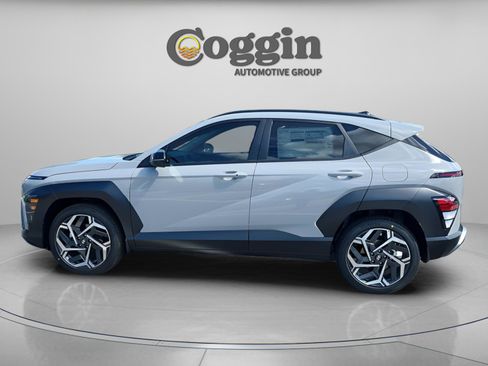 Used 2026 Hyundai Kona SEL Premium image 2