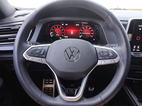 Used 2024 Volkswagen Atlas Cross Sport SEL R-Line AWD/4WD image 12