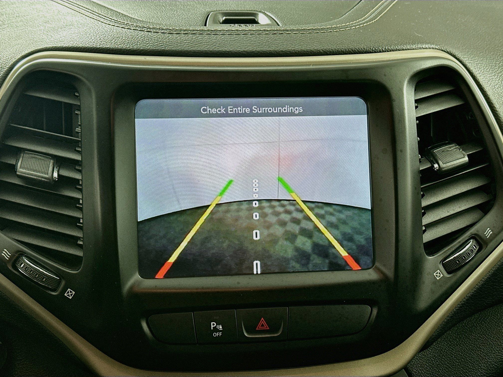 Used 2017 Jeep Cherokee Latitude w/ Safety/Convenience Group FWD image 22