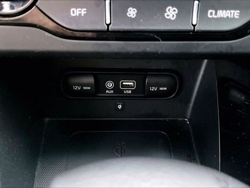 Used 2018 Kia Niro EX w/ EX Premium Package image 15