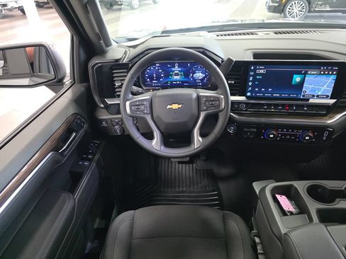 Used 2025 Chevrolet Silverado 1500 LT AWD/4WD image 11