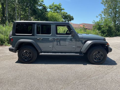 Used 2026 Jeep Wrangler Unlimited Sport AWD/4WD image 4