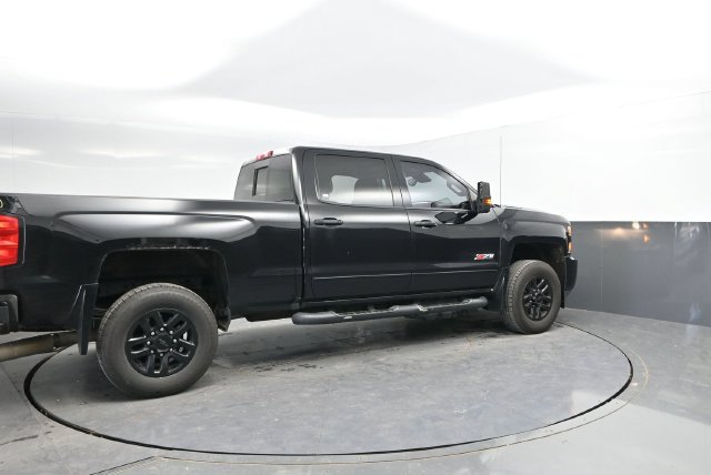 Used 2017 Chevrolet Silverado 2500 LTZ w/ Midnight Edition AWD/4WD image 2