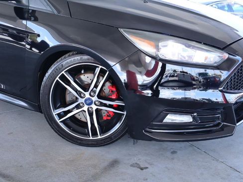 Used 2018 Ford Focus ST image 4