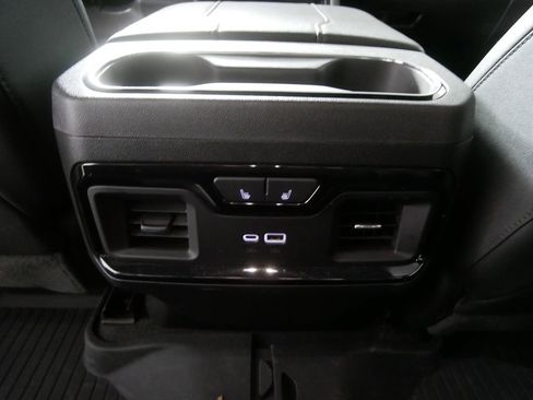 Used 2024 GMC Sierra 1500 AT4 w/ AT4 Premium Package image 18