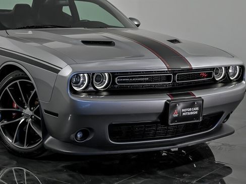 Used 2016 Dodge Challenger R/T Scat Pack RWD image 2