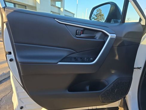 Certified 2025 Toyota RAV4 LE image 28
