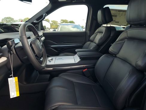 New 2025 Lincoln Navigator Reserve w/ Jet Appearance Package image 21