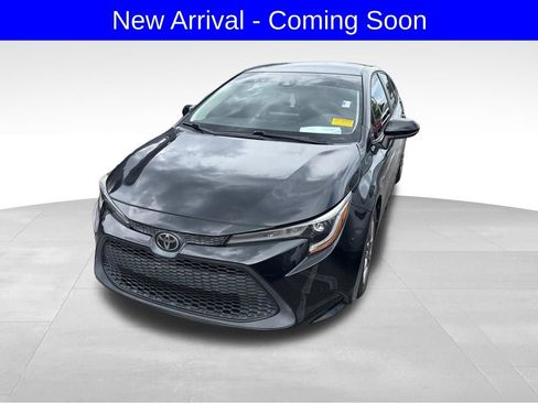 Used 2021 Toyota Corolla LE FWD image 1