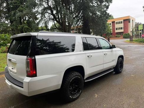 Used 2019 GMC Yukon XL SLT AWD/4WD image 6