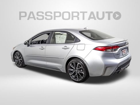 Used 2022 Toyota Corolla SE image 3