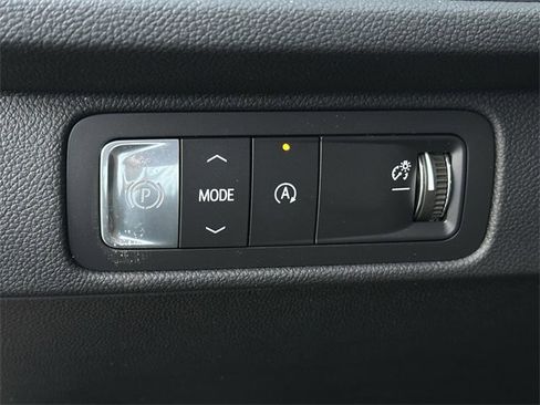 New 2026 Chevrolet Traverse LT image 17