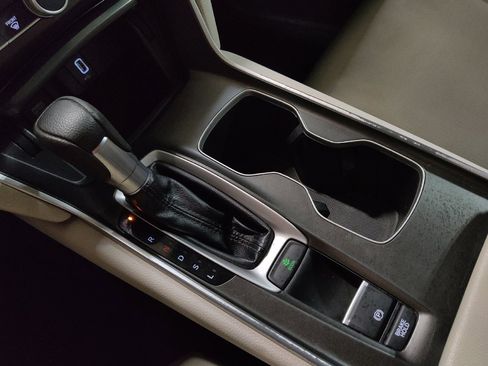 Used 2019 Honda Accord LX image 26