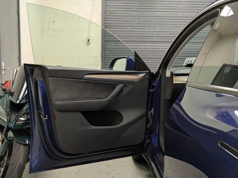 Used 2023 Tesla Model Y AWD image 10