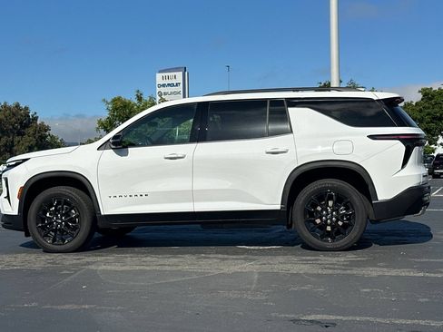 Used 2026 Chevrolet Traverse LT w/ Midnight/Sport Edition FWD image 7