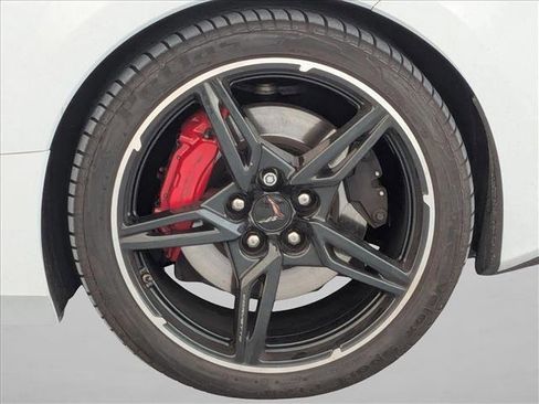 Used 2022 Chevrolet Corvette Stingray Convertible w/ Z51 Performance Package RWD image 23