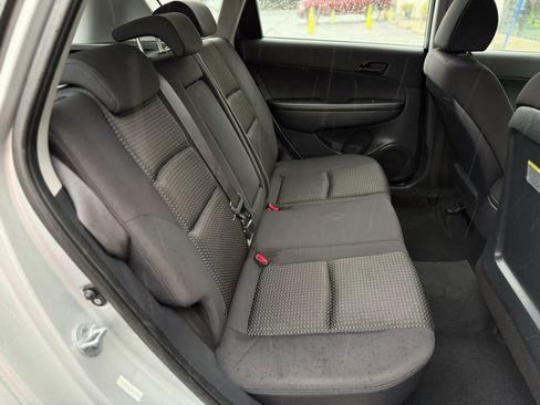 Used 2010 Hyundai Elantra GLS FWD image 20