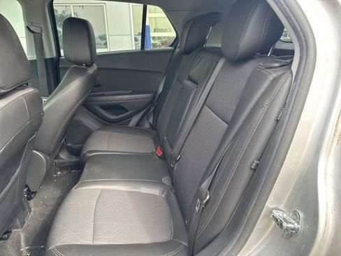 Used 2019 Chevrolet Trax LT w/ LT Convenience Package AWD/4WD image 13