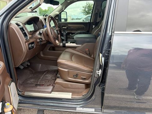 Used 2026 RAM 2500 Limited AWD/4WD image 3