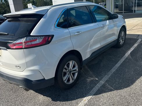 Used 2020 Ford Edge SEL w/ Convenience Package FWD image 4