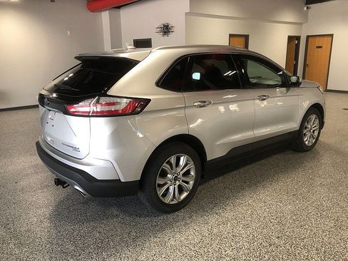 Used 2019 Ford Edge Titanium AWD/4WD image 5
