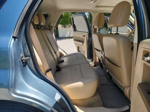 Used 2011 Ford Escape Limited w/ 301A Rapid Spec Order Code FWD image 29