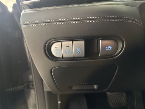 Used 2023 Genesis G90 3.5T image 16