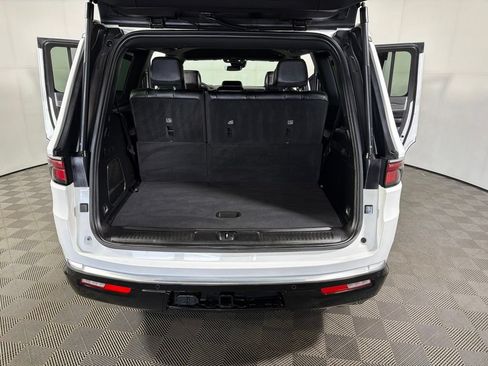 Used 2024 Jeep Wagoneer Series II w/ Flexible Seating Group AWD/4WD image 21