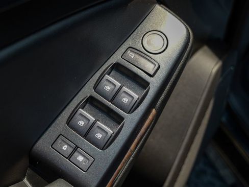 Used 2019 Chevrolet Tahoe LS w/ Enhanced Driver Alert Package AWD/4WD image 18