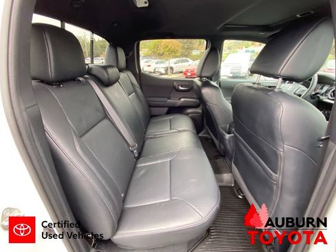 Certified 2020 Toyota Tacoma TRD Off-Road w/ TRD Premium Off Road Package AWD/4WD image 17